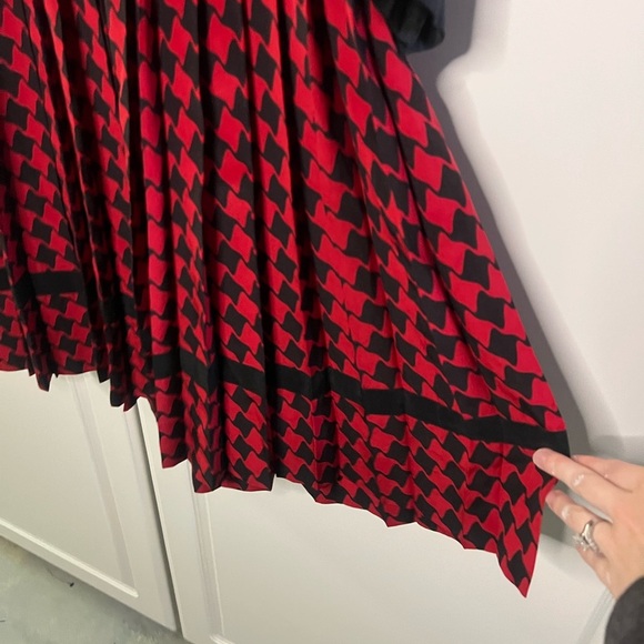 Vintage 1980’s 100% Silk Albert Nipon Portrait Collar Drop Waist Dress - Picture 5 of 14